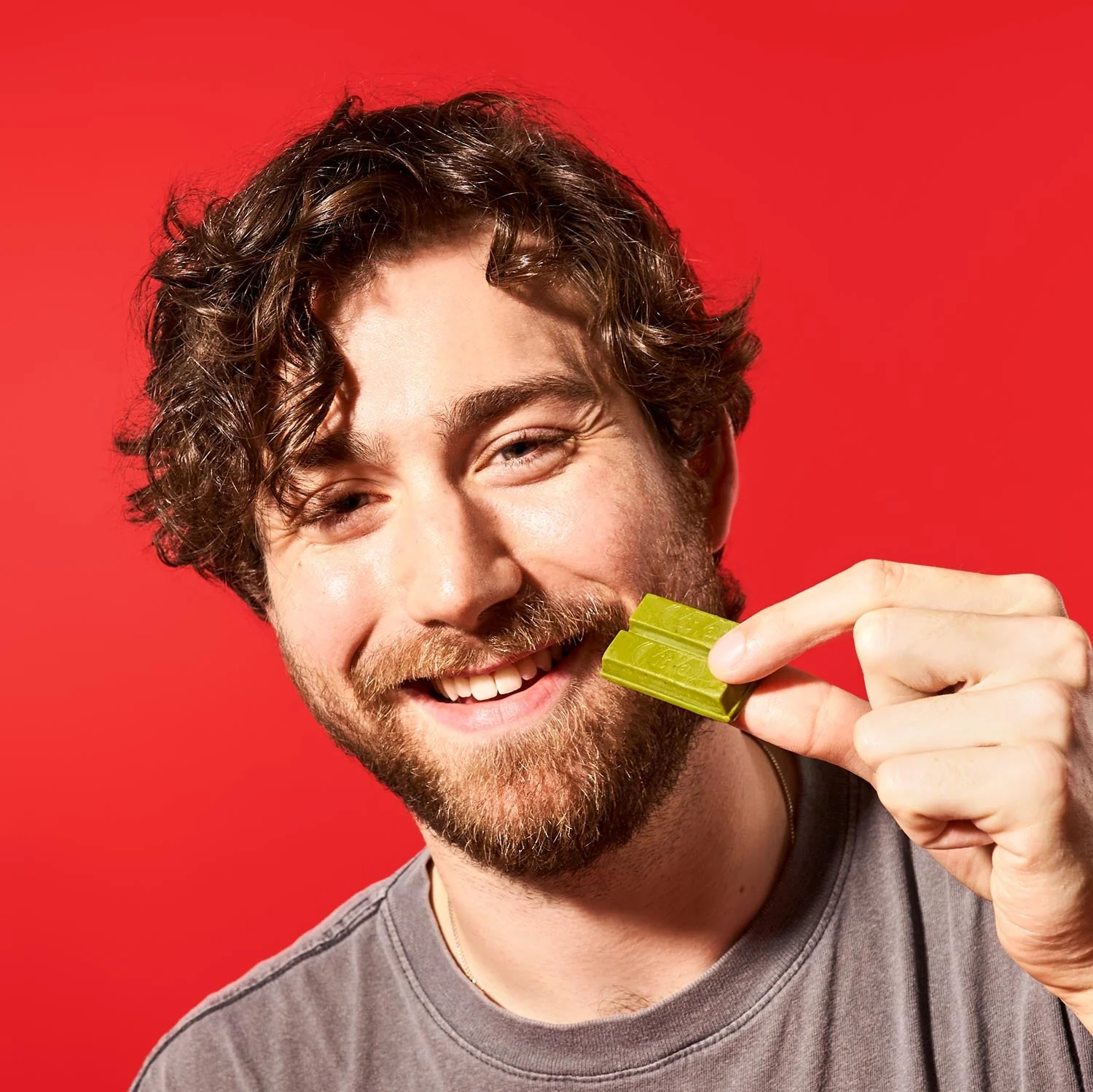 Japanese Kit Kat: Rich Green Tea Free Gift - Image 3