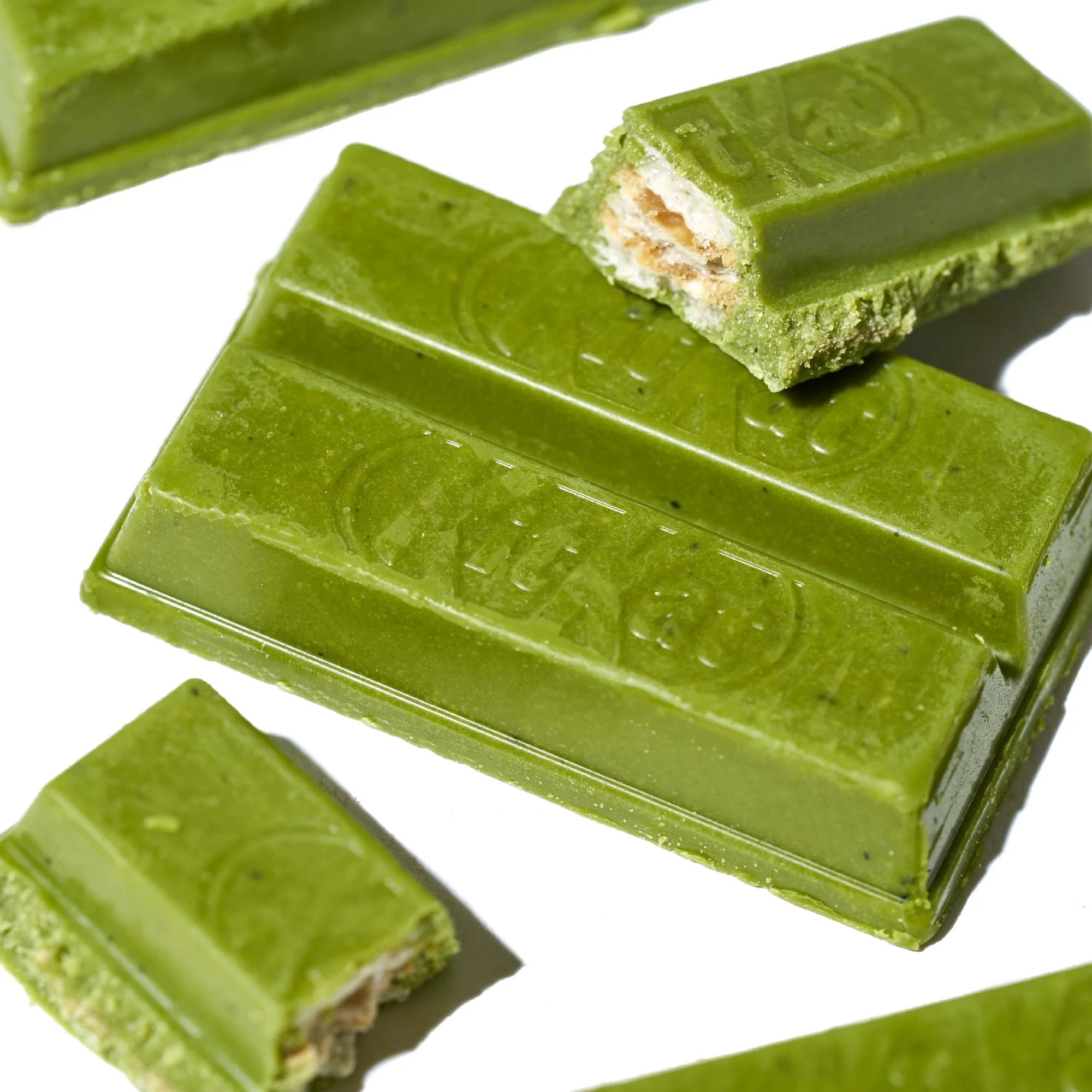 Japanese Kit Kat: Rich Green Tea Free Gift - Image 4